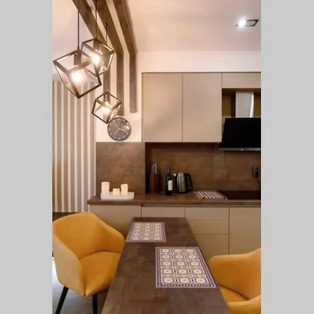 Cozy,stylish,modern With Terrace/top Location Lägenhet *